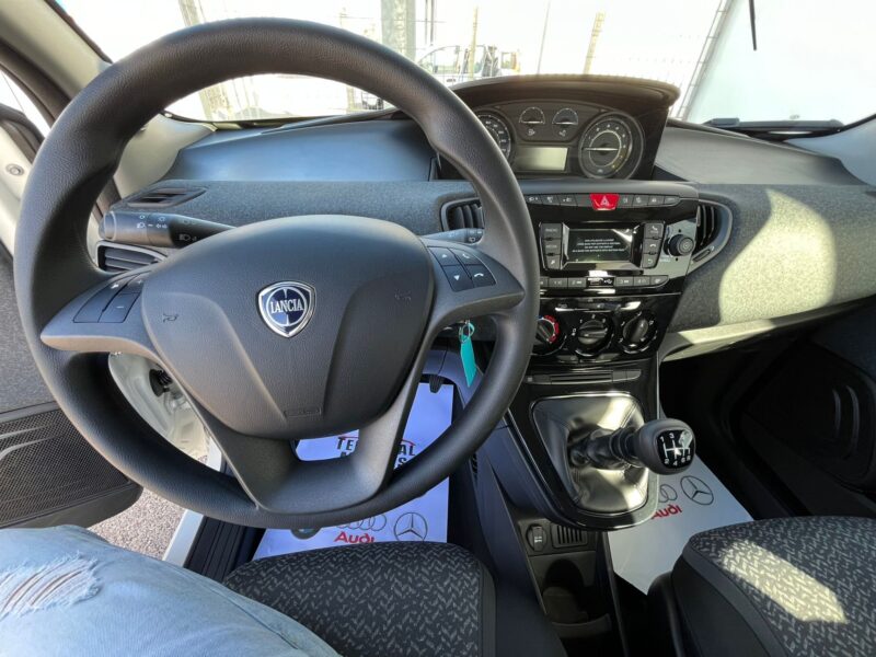 Lancia Ypsilon 1.0 FireFly 5 porte S&S Hybrid Ecochic - 2023