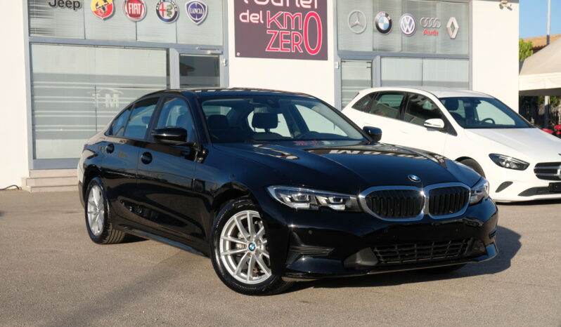 
								BMW 318d Business Advantage MHEV pieno									