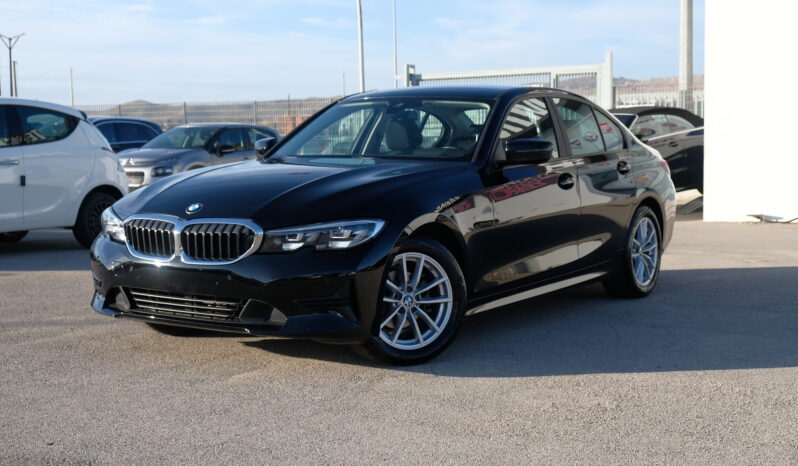 
								BMW 318d Business Advantage MHEV pieno									