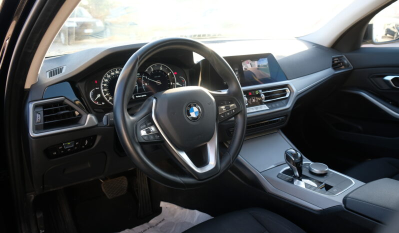 
								BMW 318d Business Advantage MHEV pieno									